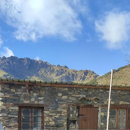 Casa Aires De Pajares Holiday home Camplengo
